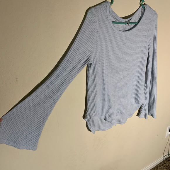 Flowy Sleeve Top - Picture 2 of 3